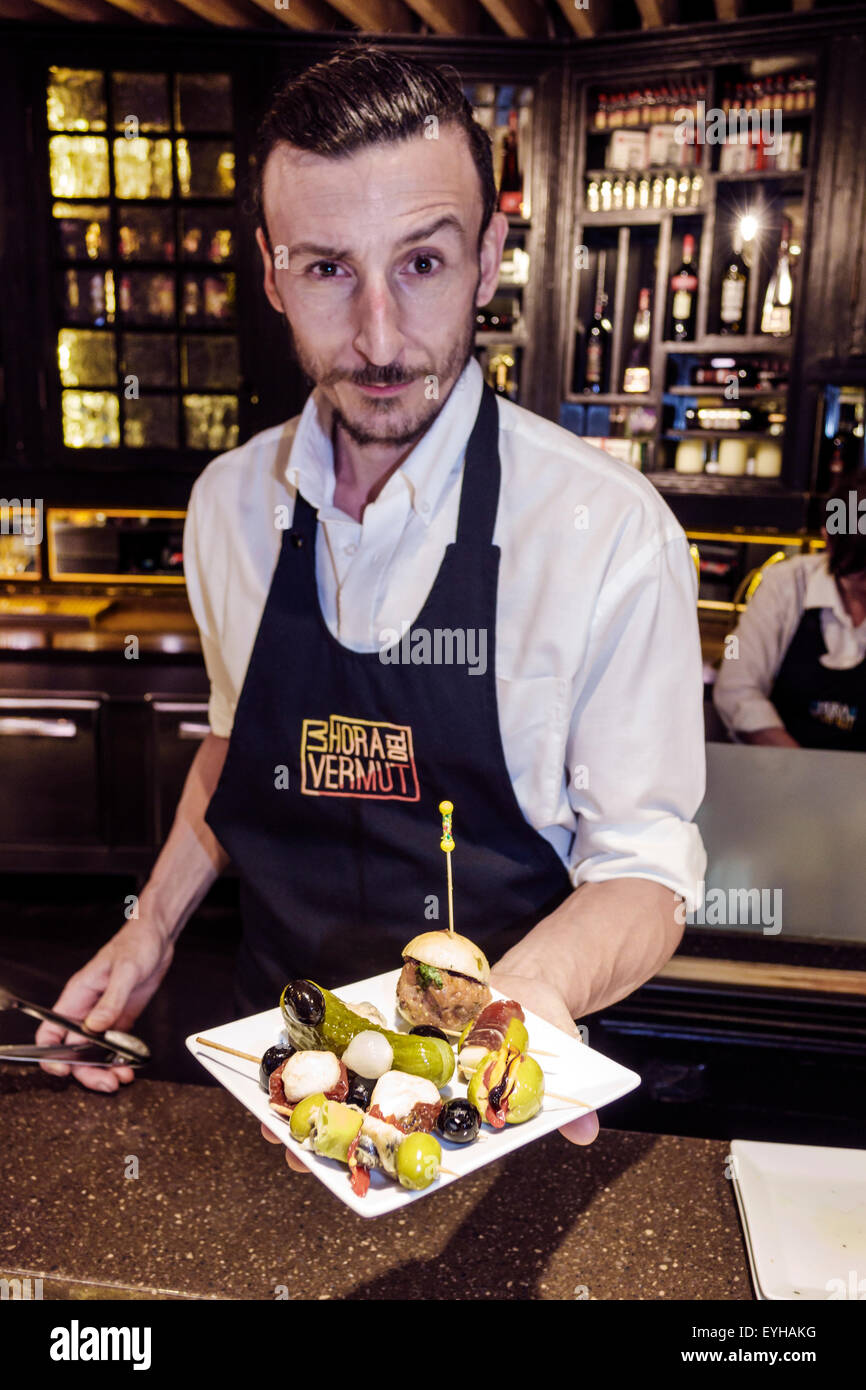 Madrid Spagna,Recoletos,Salamanca,Calle de Goya,Platea Madrid,shopping shopper shopping shopping negozi mercato mercati di mercato acquisti di vendita, vendita al dettaglio sto Foto Stock