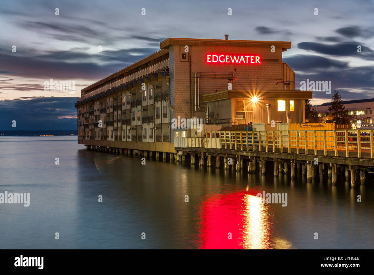 Il leggendario Edgewater Inn a Seattle , un iconico hotel sul mare a Seattle, WA, Stati Uniti Foto Stock
