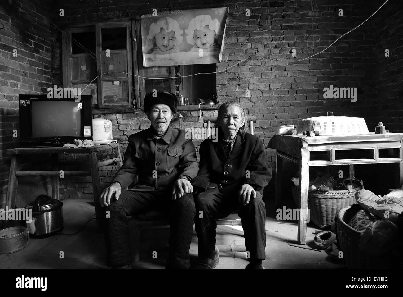 Gen. 4, 2014 - CHN - Cina - 4 Gennaio 2014: (solo uso editoriale. Cina OUT)(PREZZO MINIMO: 100 USD) Xiao Xirong: maschio, nato nel 1921, vive ora in Yongzhou Hunan,un soldato in 58th Divisione 74Corp xxiv gruppo Esercito Nazionale rivoluzione armata. Ãˆ stato 70 anni dopo la Seconda Guerra Mondiale si è conclusa e il giappone si arrese senza condizioni il 15 agosto 1945, ma non sapete come abbiamo guadagnato la pace e che tipo di storie dietro questi apparentemente odinary senior che passano da sulla strada? (Credito Immagine: © SIPA Asia via ZUMA filo) Foto Stock