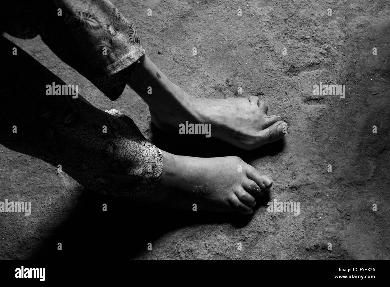 Agosto 4, 2013 - CHN - Cina - 4 Agosto 2013: (solo uso editoriale. Cina OUT)(PREZZO MINIMO: 100 USD) Fu Fanzhen: Femmina, nato nel 1914, vive a Yueyang Hunan.corrispondente nella prima azienda 1° reggimento. Lei ha fatto finta di essere residenti a ottenere informazioni dal nemico in Qianjiang, Jianli, Huatong, Shashi, ed è tornato a casa nel 1946. Lei è stato rivendicato da un bandito e ingiustamente perseguitati in 1957. Ãˆ stato 70 anni dopo la Seconda Guerra Mondiale si è conclusa e il giappone si arrese senza condizioni il 15 agosto 1945, ma non sapete come abbiamo guadagnato la pace e che tipo di storie dietro questi apparentemente odinary Foto Stock