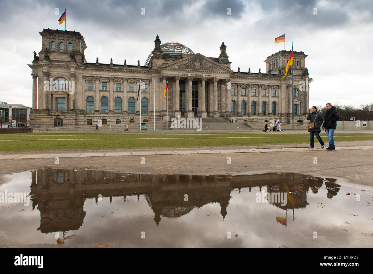 Berlino, Germania, l'Edificio del Reichstag è a pochi passi dalla Porta di Brandeburgo Foto Stock