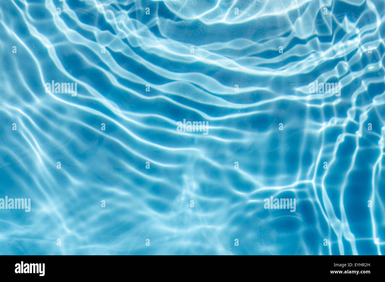 Acqua blu sfondo con increspature Foto Stock