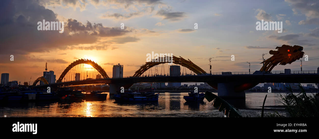Dragon Bridge, Da Nang, Vietnam. Foto Stock