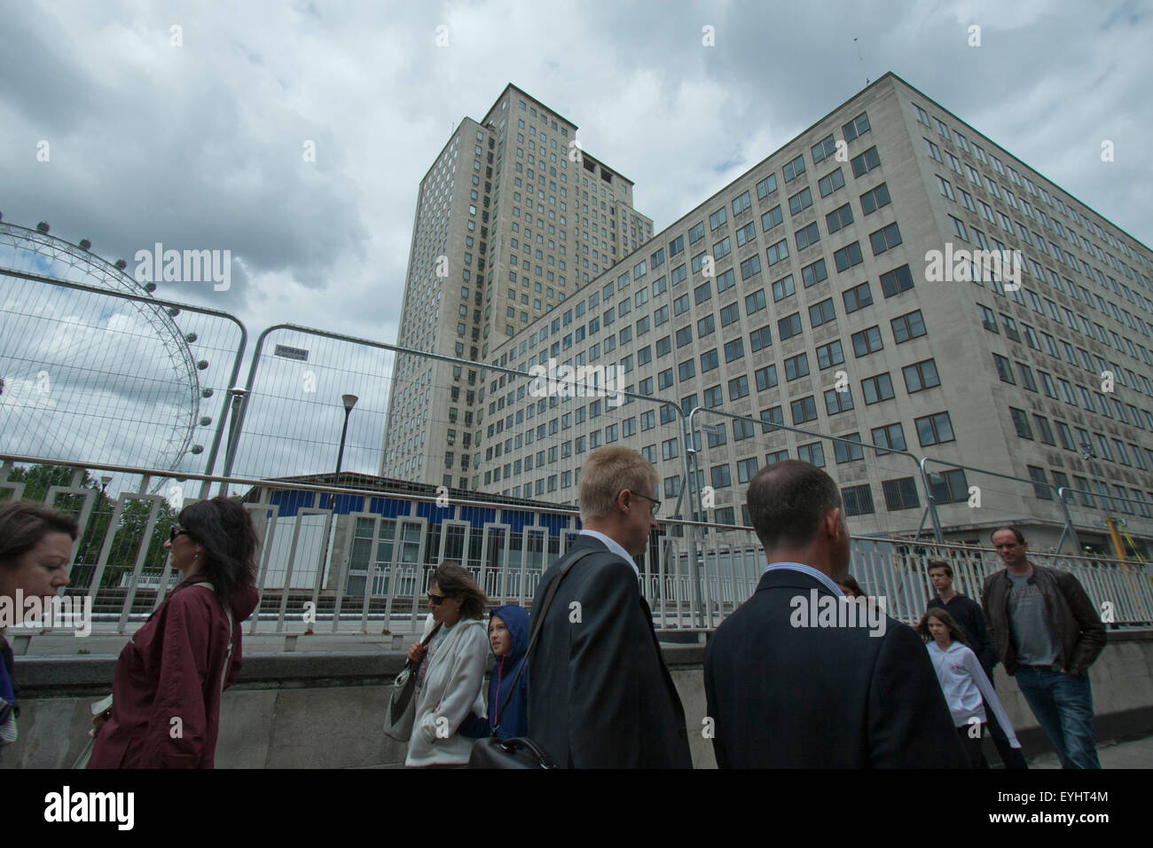 Londra REGNO UNITO. Il 30 luglio 2015. Royal Dutch Shell ha annunciato i piani per il taglio di 6.500 posti di lavoro dalla sua forza lavoro e accelerare le riduzioni di spesa dovuta a un crollo dei prezzi del petrolio Credito: amer ghazzal/Alamy Live News Foto Stock