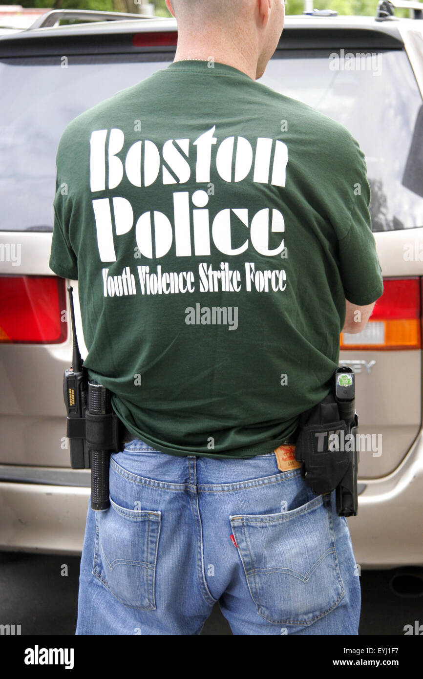 Plain vestita funzionario di polizia da Boston il dipartimento di polizia violenza giovanile sciopero vigore, Boston, Massachusetts, STATI UNITI D'AMERICA Foto Stock