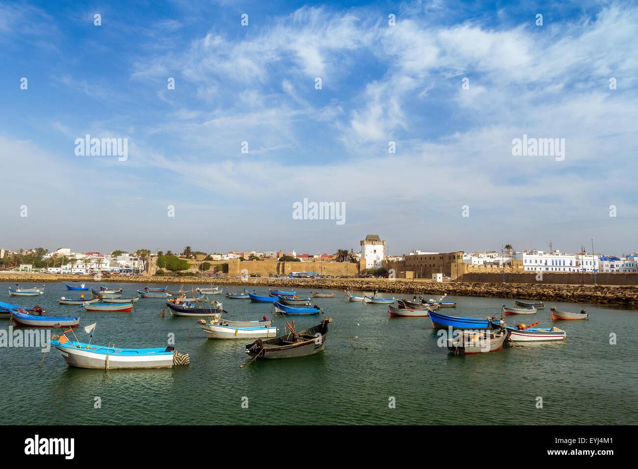 Il porto e l'antica Medina di Asilah, Nord del Marocco Foto Stock
