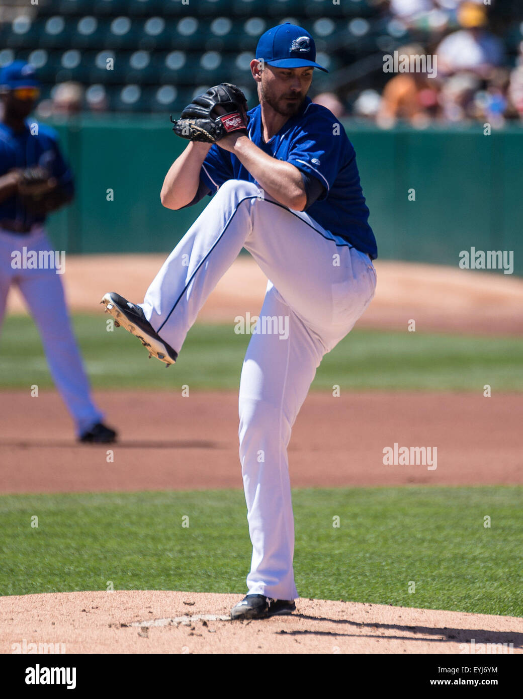 Columbus OH, Stati Uniti d'America. Il 30 luglio, 2015. Columbus Clippers pitcher Josh Tomlin (12) avvolge durante una stagione regolare il gioco tra il Columbus Clippers e Indianapolis Indians a Huntington Park, in Columbus OH. Brent Clark/Cal Sport Media © csm/Alamy Live News Foto Stock