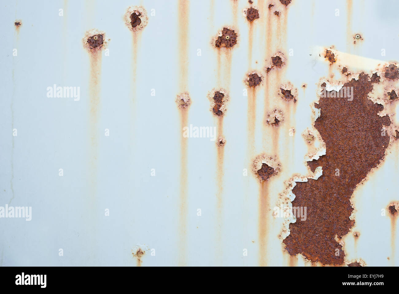 Luce blu piastra in lamiera con macchie di ruggine e macchie. Foto Stock