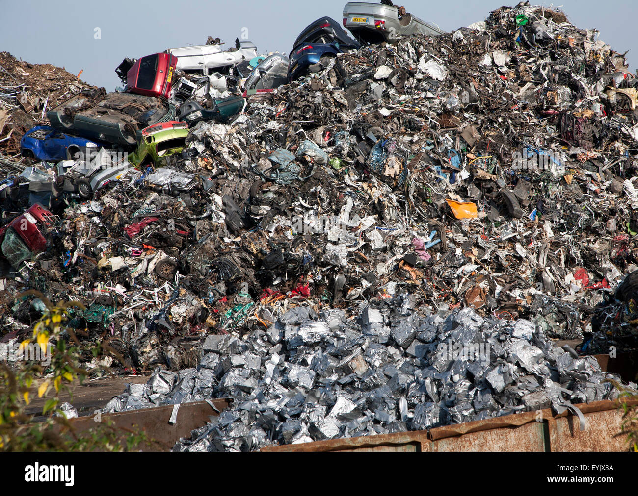 Rottami metallici riciclaggio metalli lavorati, EMR company, Swindon, England, Regno Unito Foto Stock