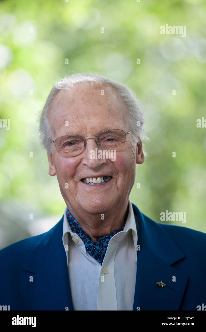 L'inglese della radio e della televisione presentatore e attore, Nicholas Parsons, figurante al Edinburgh International Book Festival. Foto Stock