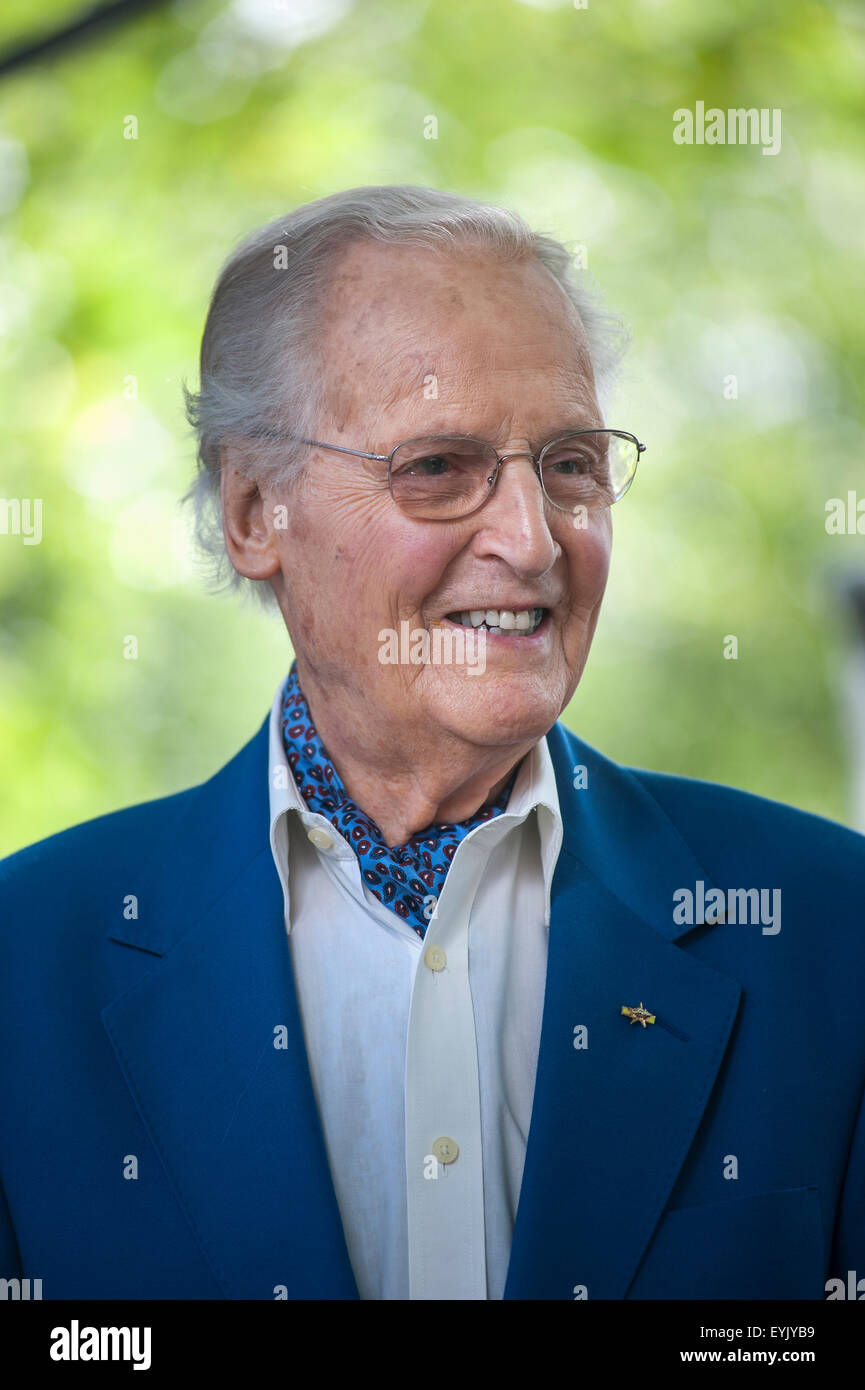 L'inglese della radio e della televisione presentatore e attore, Nicholas Parsons, figurante al Edinburgh International Book Festival. Foto Stock