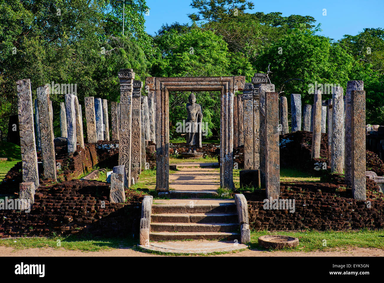 Sri Lanka, Ceylon, Nord provincia centrale e antica città di Polonnaruwa, Sito Patrimonio Mondiale dell'UNESCO, un quadrangolo Hatadage tempio Foto Stock