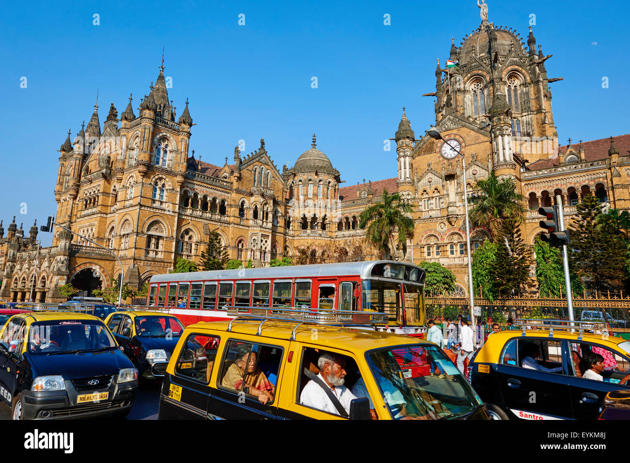 India Maharashtra, Mumbai (Bombay), Victoria terminus ferroviario o stazione di Chhatrapati Shivaji Foto Stock