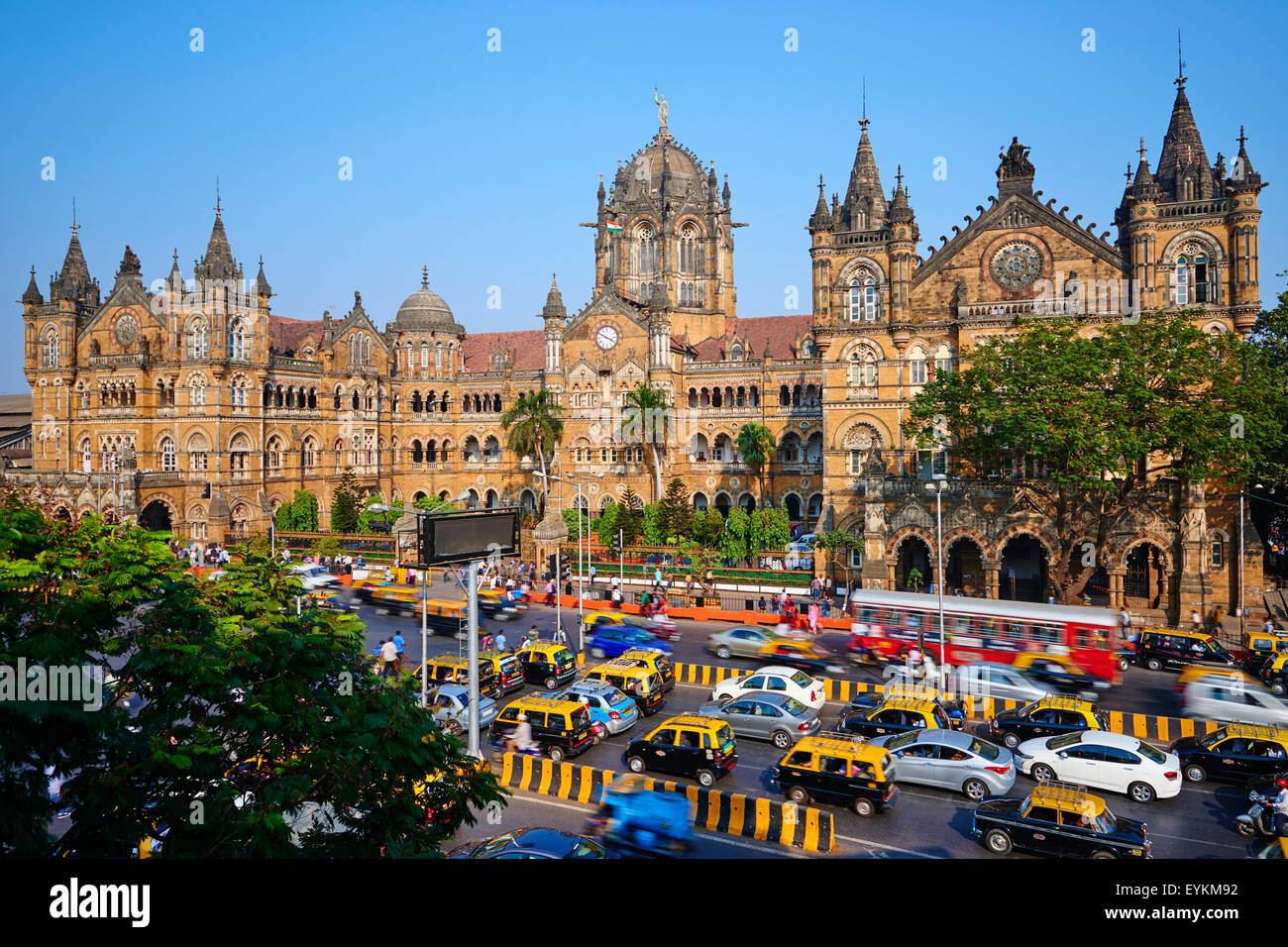 India Maharashtra, Mumbai (Bombay), Victoria terminus ferroviario o stazione di Chhatrapati Shivaji Foto Stock