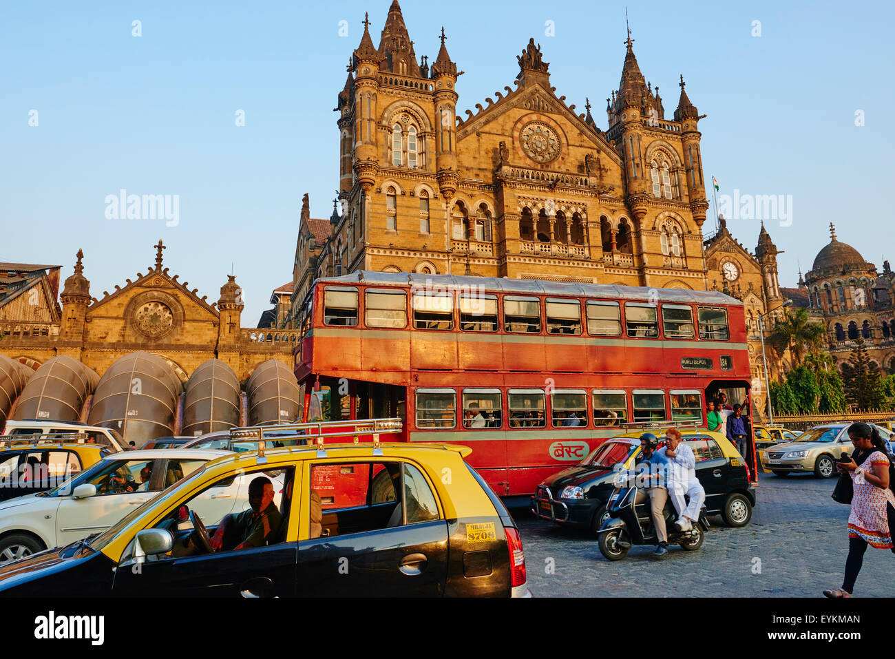 India Maharashtra, Mumbai (Bombay), Victoria terminus ferroviario o stazione di Chhatrapati Shivaji Foto Stock