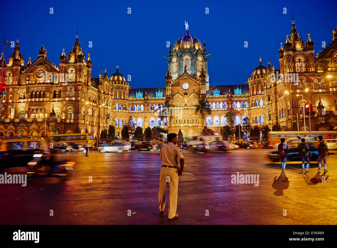 India Maharashtra, Mumbai (Bombay), Victoria terminus ferroviario o stazione di Chhatrapati Shivaji Foto Stock