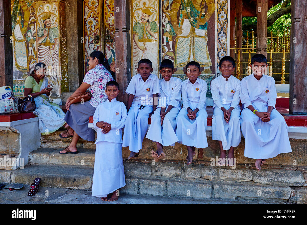 Sri Lanka, Ceylon, Nord provincia centrale, Kandy, Patrimonio Mondiale UNESCO Città, dente del tempio, scolari Foto Stock