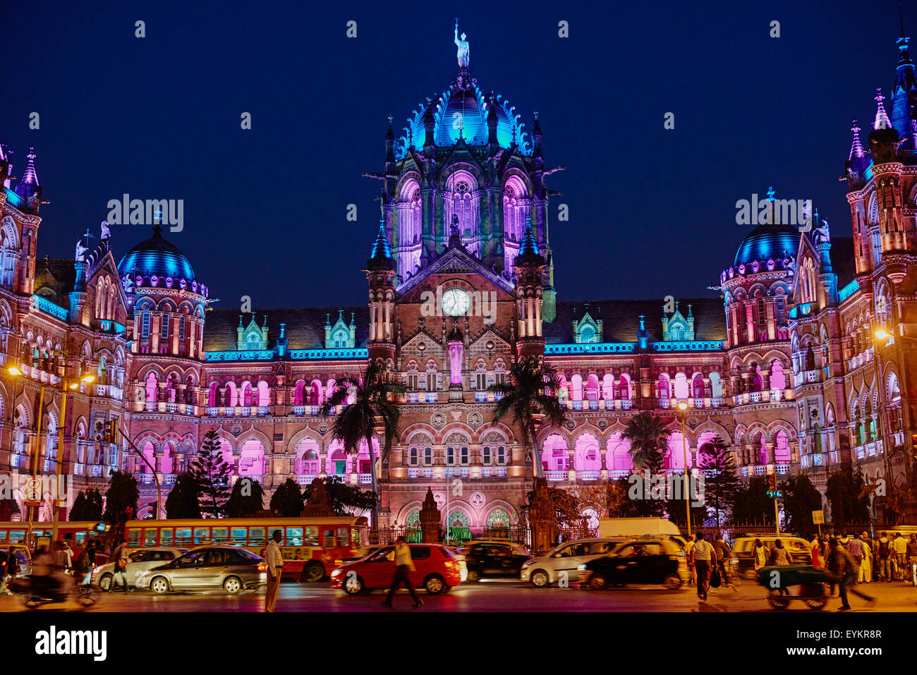 India Maharashtra, Mumbai (Bombay), Victoria terminus ferroviario o stazione di Chhatrapati Shivaji Foto Stock