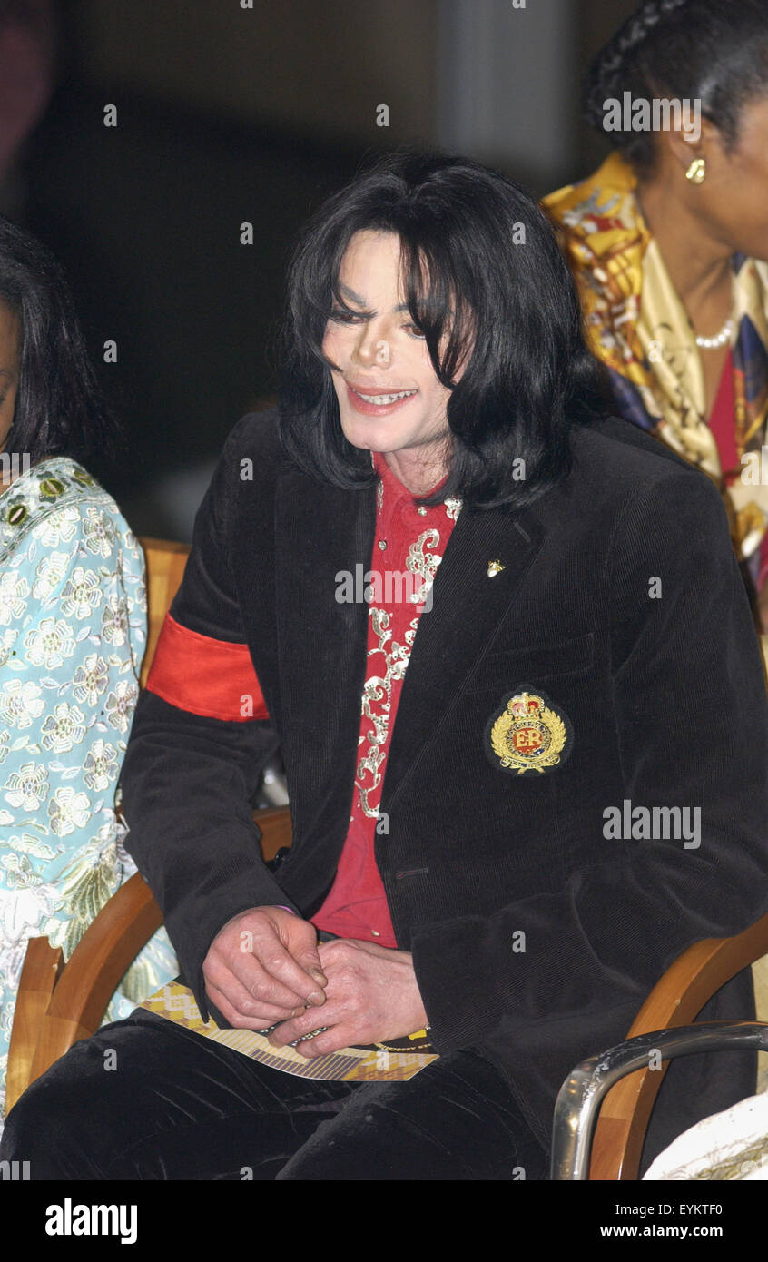 La Pop Star Michael Jackson partecipa a un evento presso l ambasciata etiopica prima di ricevere il premio umanitario da ambasciatori africani coniugi' Association di Washington D.C.. Foto Stock