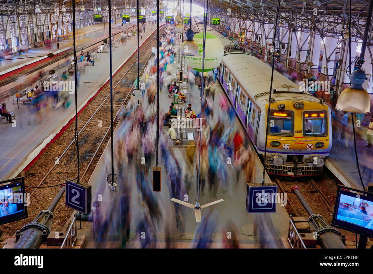 India Maharashtra, Mumbai (Bombay), Victoria terminus ferroviario o stazione di Chhatrapati Shivaji Foto Stock