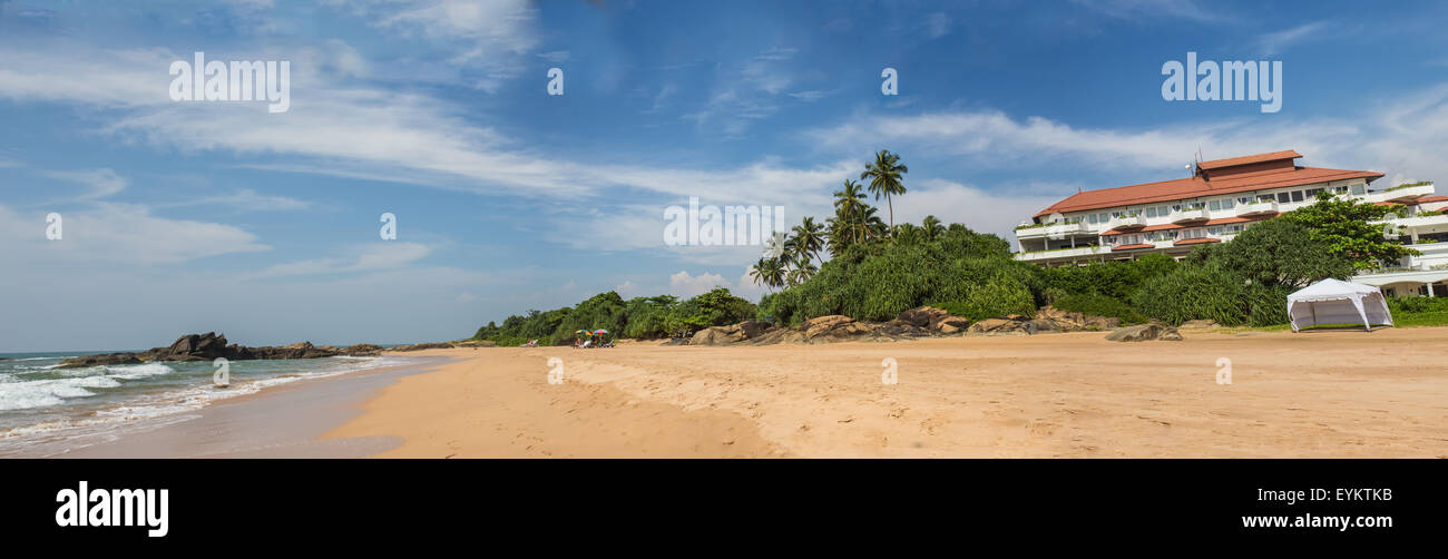 Sabbia di mare cielo e giorno di estate Foto Stock