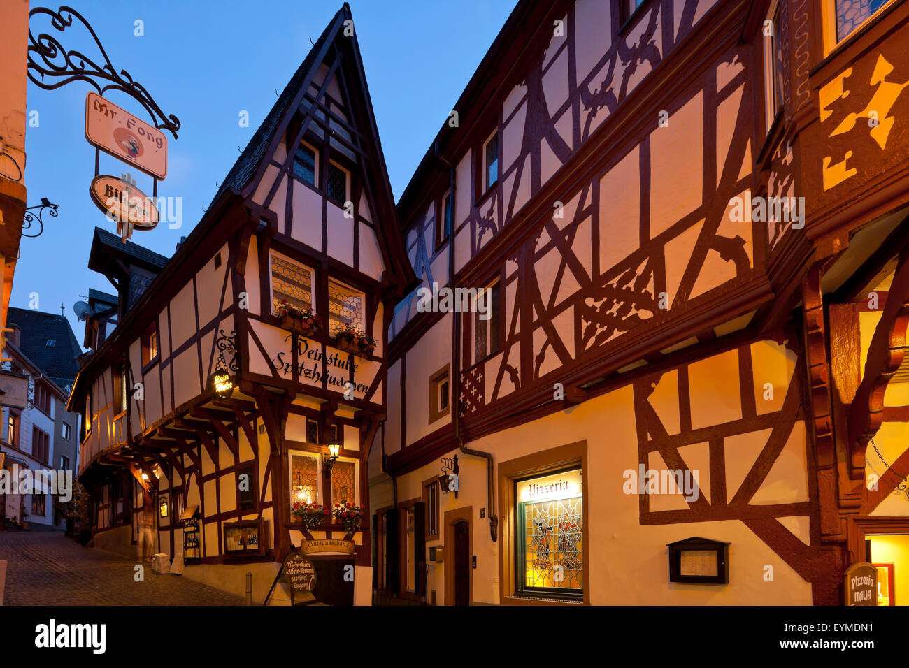L'Europa, Germania, Renania-Palatinato, Bernkastel-Kues al fiume Moselle, 'Spitzenhäuschen' taverna Foto Stock