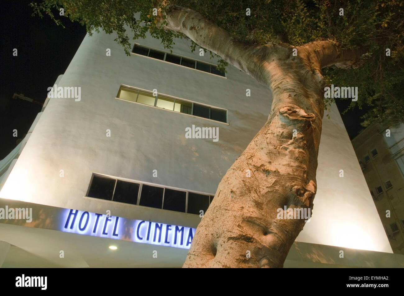 Dizengoff Square, architettura Bauhaus, hotel di cinema, night, Tel Aviv, Israele Foto Stock