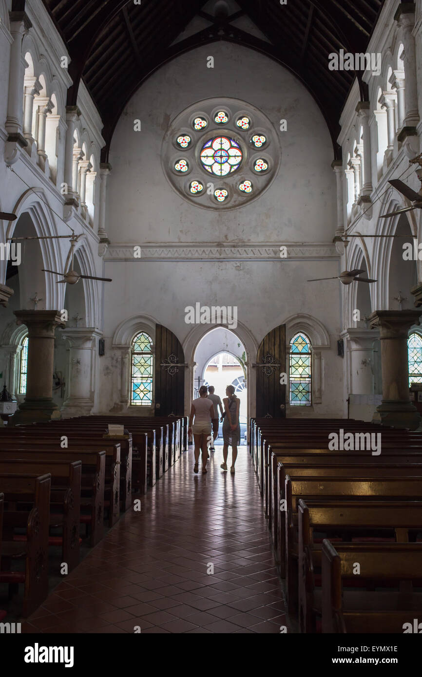 Bianco in stile coloniale di chiesa Foto Stock