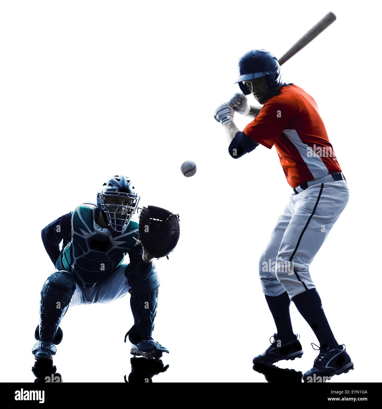 Uno degli uomini caucasici i giocatori di baseball giocando in studio silhouette isolati su sfondo bianco Foto Stock