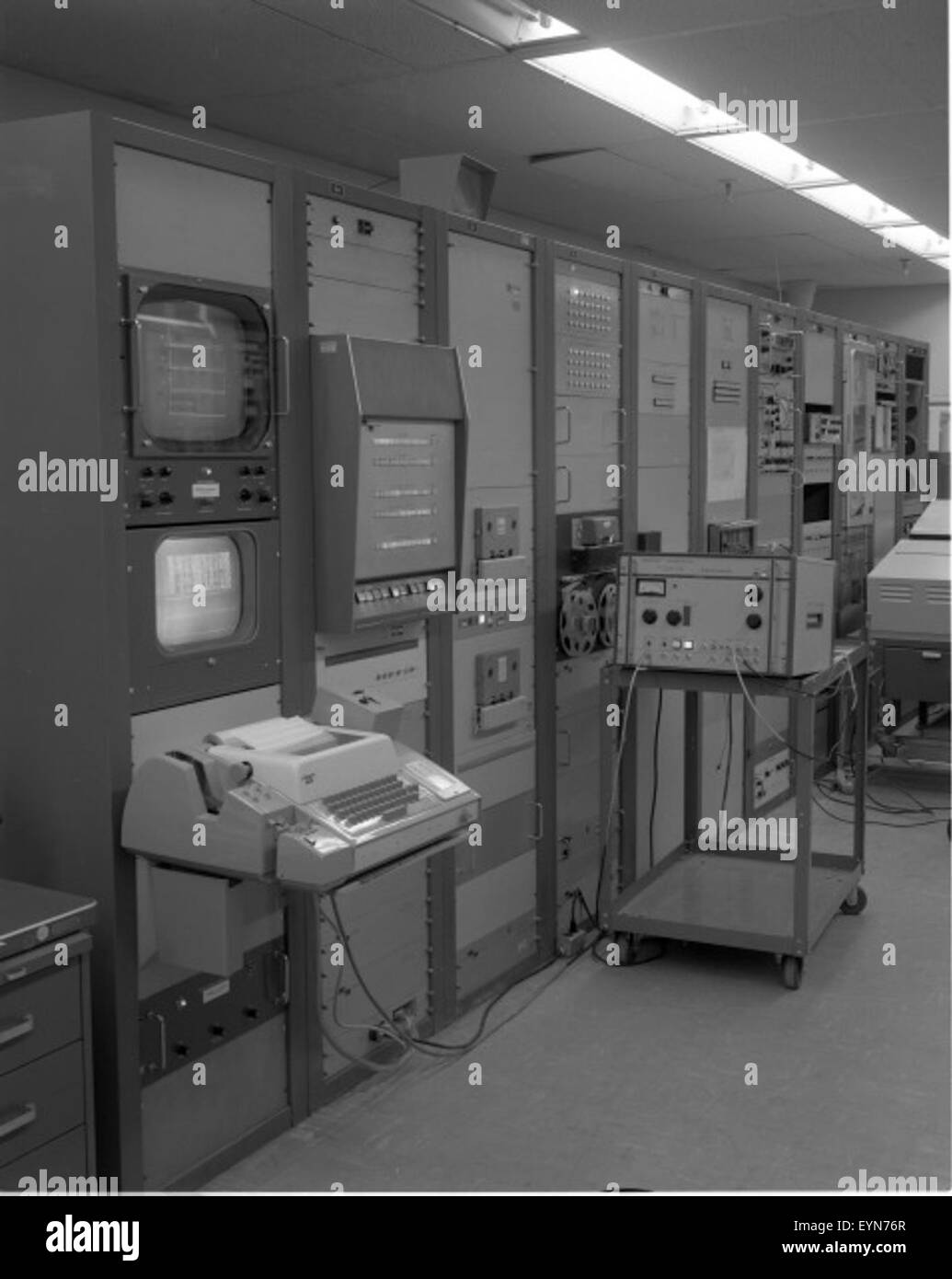 Atlas negative Collection Image, che mostra una selezione di aerei militari dall'archivio Atlas, evidenziando il loro ruolo nella storia dell'aviazione e delle operazioni in tempo di guerra. Foto Stock