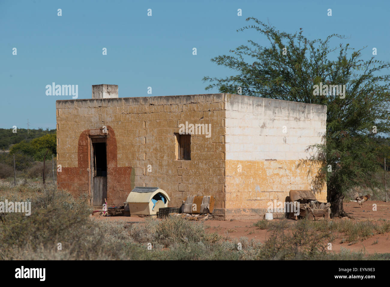 Semplice casa di pietra del lavoratore agricolo, Oudtshoorn, Western Cape, Sud Africa Foto Stock