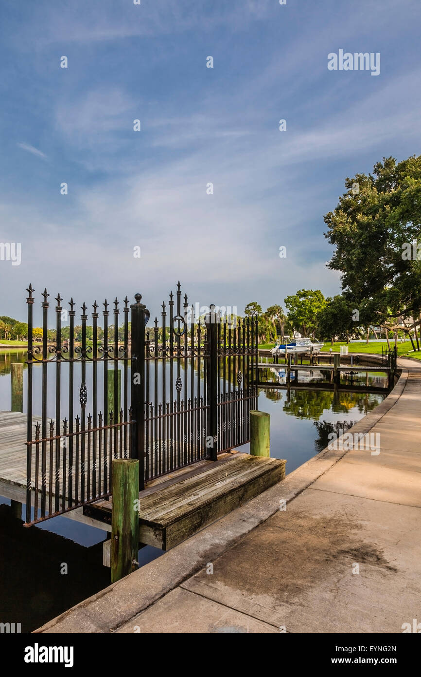 Cancello di sicurezza sul dock a molla Bayou in Tarpon Springs, in Florida Foto Stock