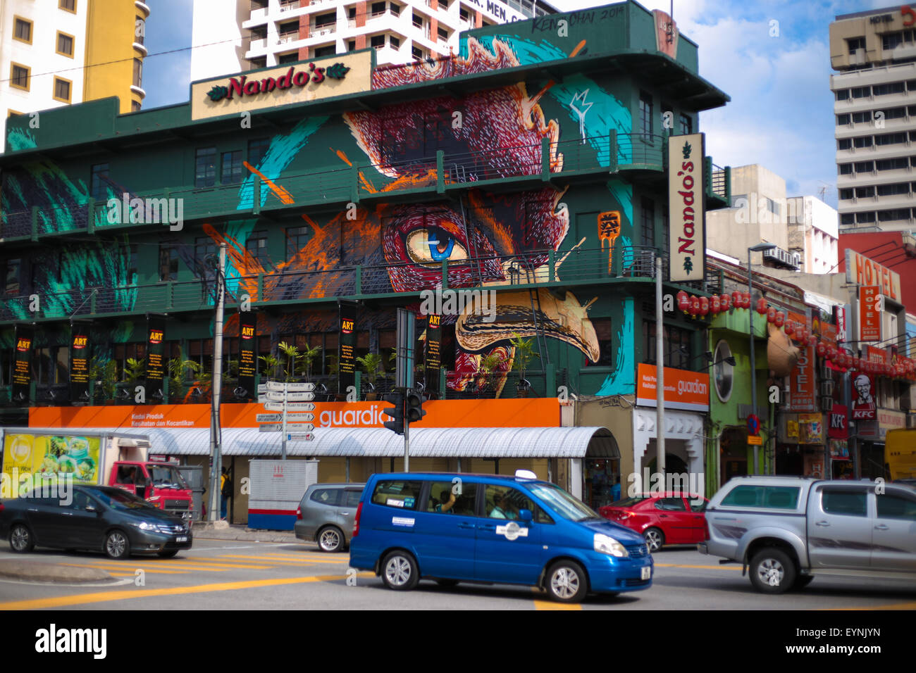 Bella la pittura murale di Nando's pollo ristorante intorno a Chinatown, Petaling Street, Kuala Lumpur in Malesia. Foto Stock