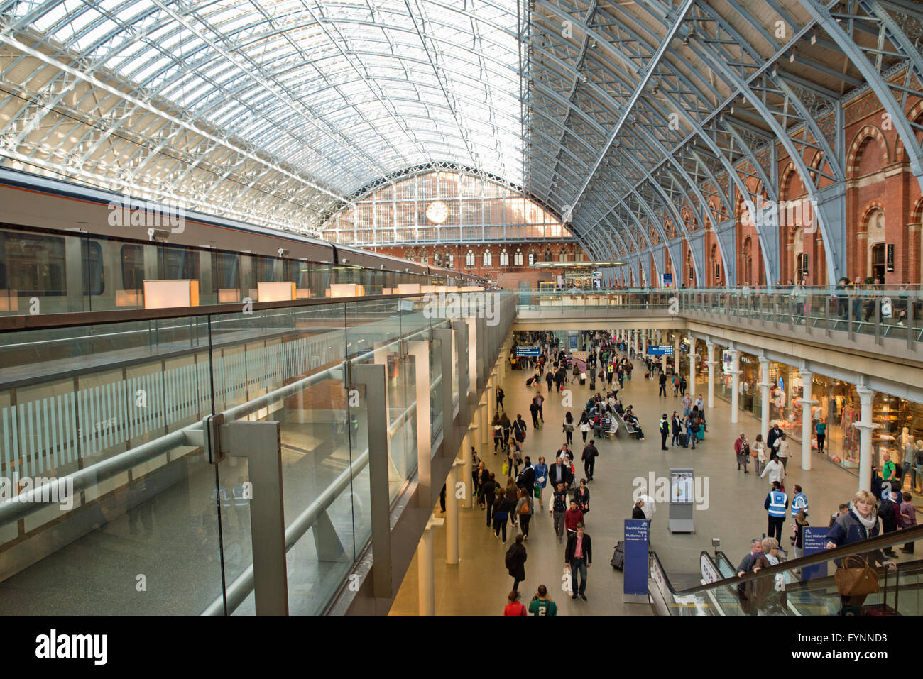 Dalla stazione ferroviaria di St. Pancras London Regno Unito Foto Stock