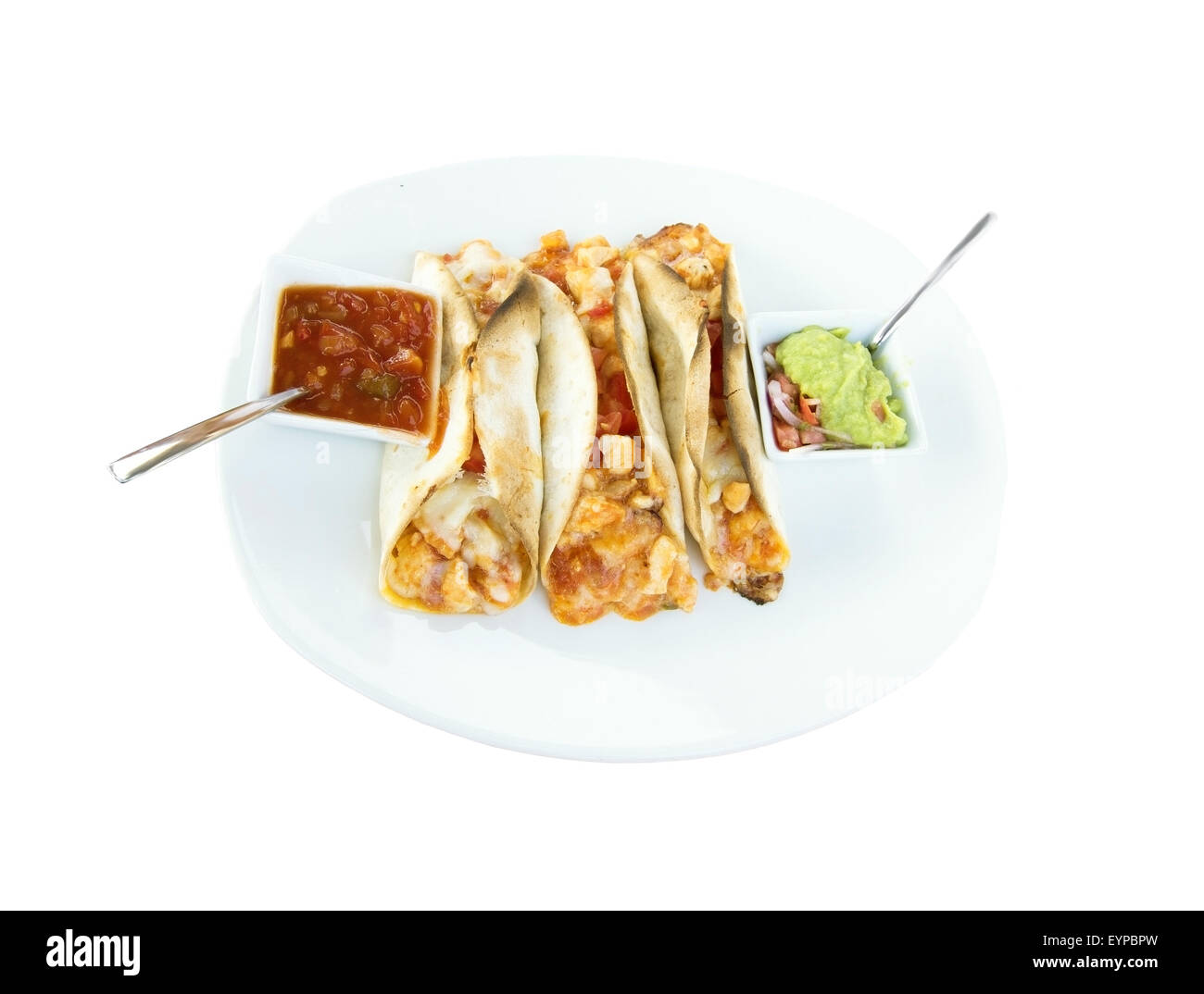 Le Fajitas cena. Il cibo sulla piastra bianca a Maiorca, isole Baleari, Spagna nel mese di luglio. Foto Stock