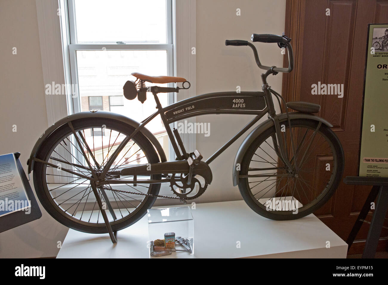 Military Bicycle Immagini e Fotos Stock - Alamy