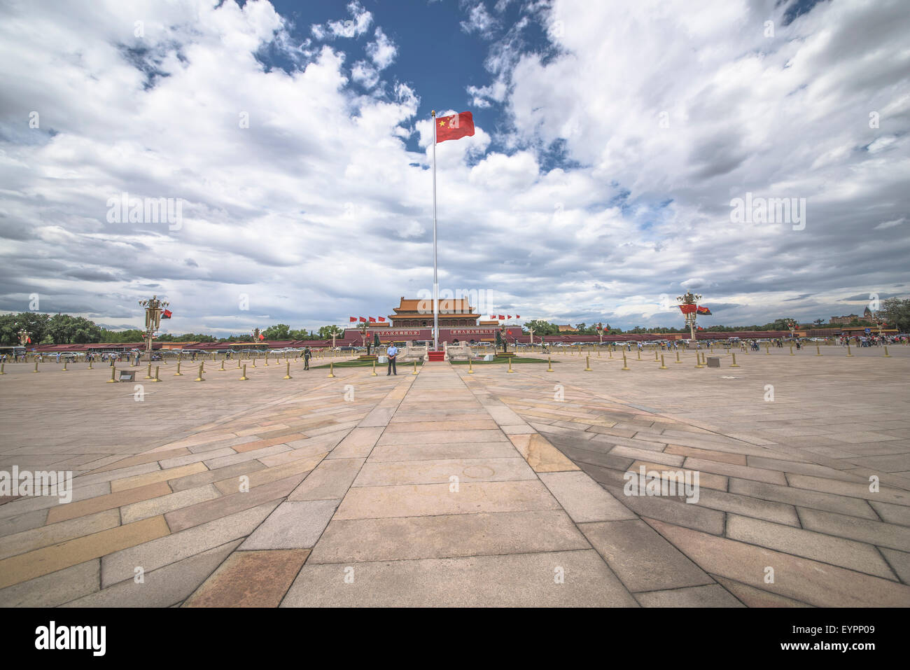 La folla di turisti in piazza Tiananmen Foto Stock