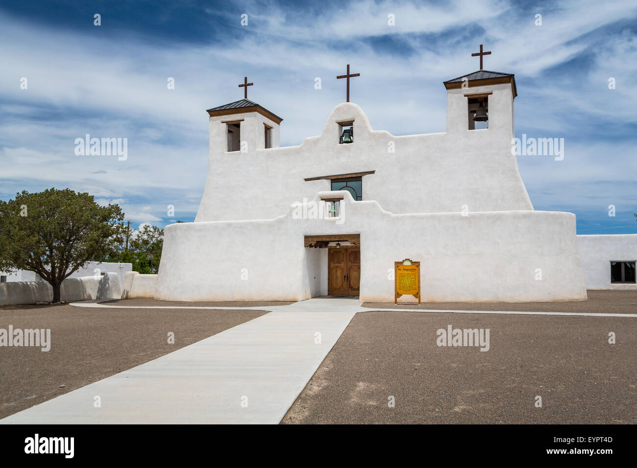 La Chiesa di Sant'Agostino in il pueblo di Isleta, Nuovo Messico, Stati Uniti d'America. Foto Stock