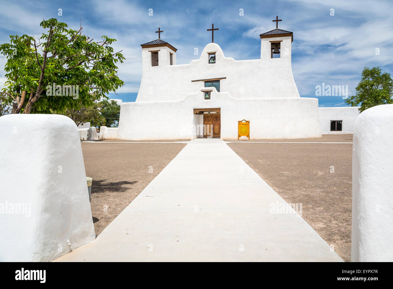 La Chiesa di Sant'Agostino in il pueblo di Isleta, Nuovo Messico, Stati Uniti d'America. Foto Stock