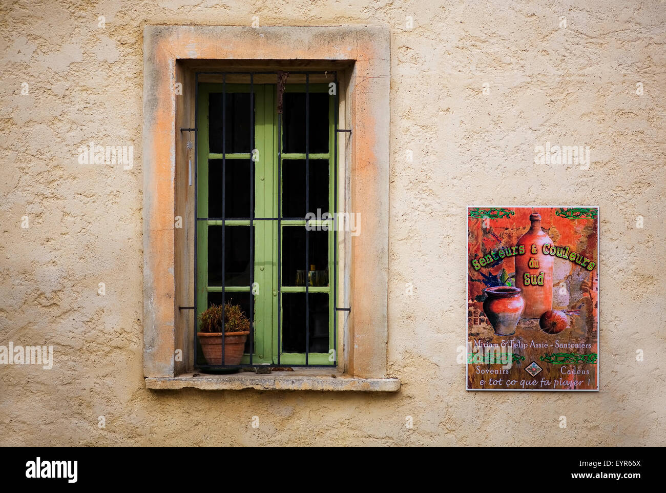 Finestra e Poster in Minerve, Languedoc-Roussillon, Francia Foto Stock