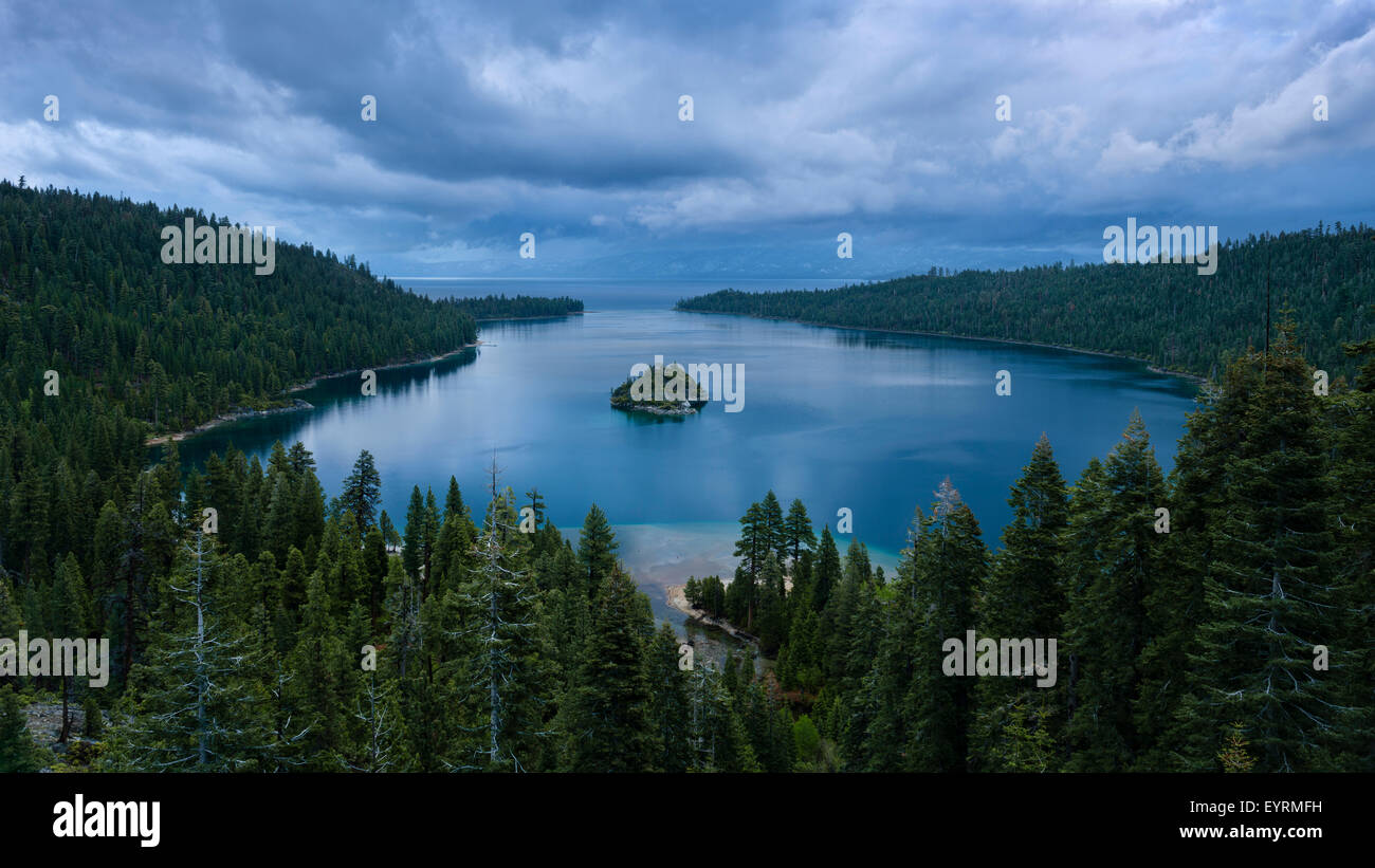 Stati Uniti, America, Lake Tahoe, Emerald Bay, Bay, verde turchese, atmosfera, nuvole, scenario, Foto Stock