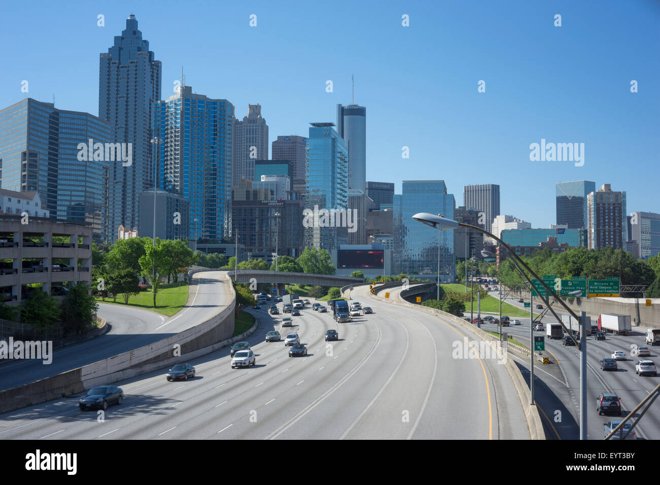 I-75/I-85 INTERSTATE connettore dello skyline di downtown Atlanta in Georgia negli Stati Uniti Foto Stock