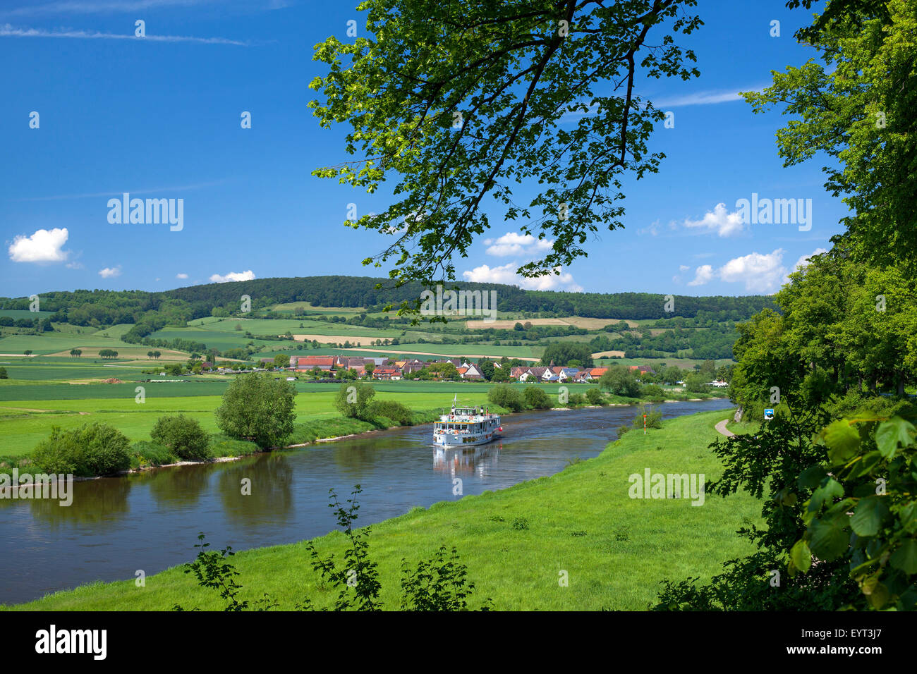 Germania, Bassa Sassonia, Weserbergland (Weser paese di montagna), Weser escursione nave Foto Stock