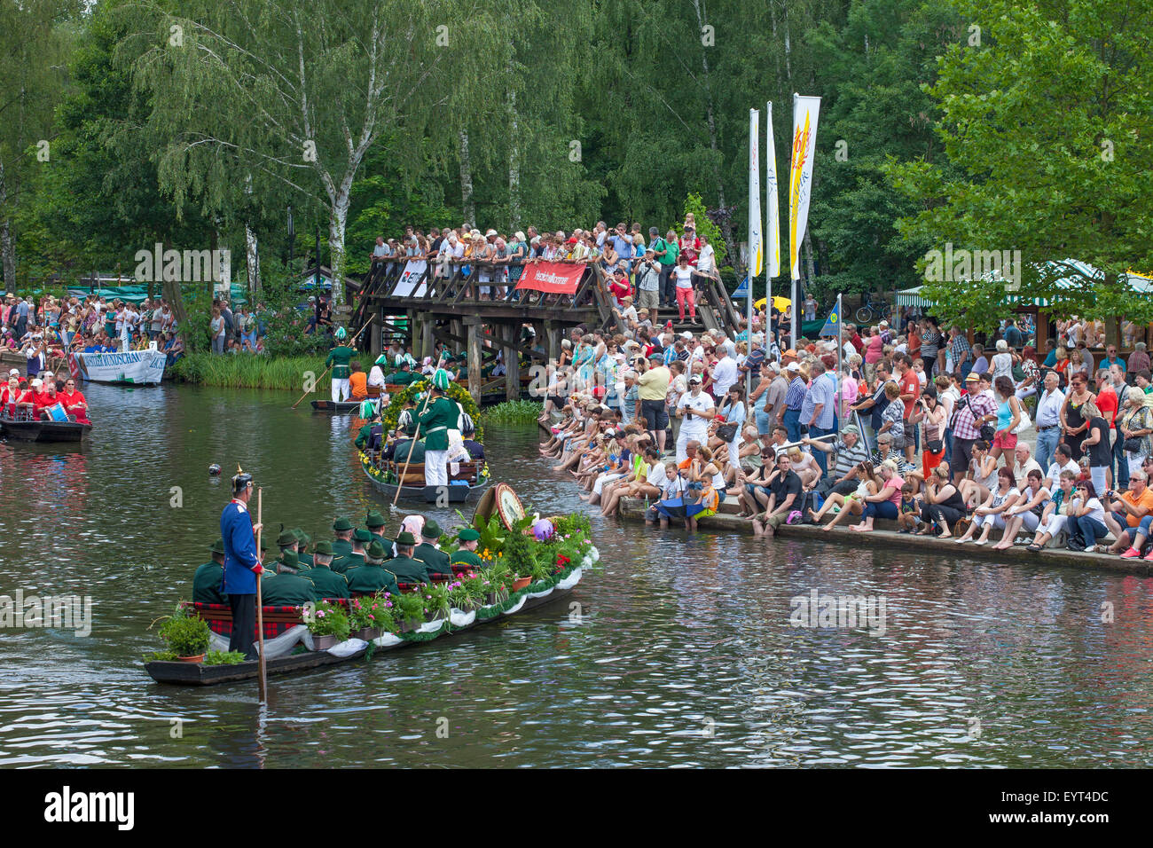 L'Europa, Germania, Brandeburgo, Spreewald (foresta di Sprea), Lübbenau, tradizionale piccola barca viaggio di andata e ritorno, foresta di Sprea e protezione delle parti Foto Stock