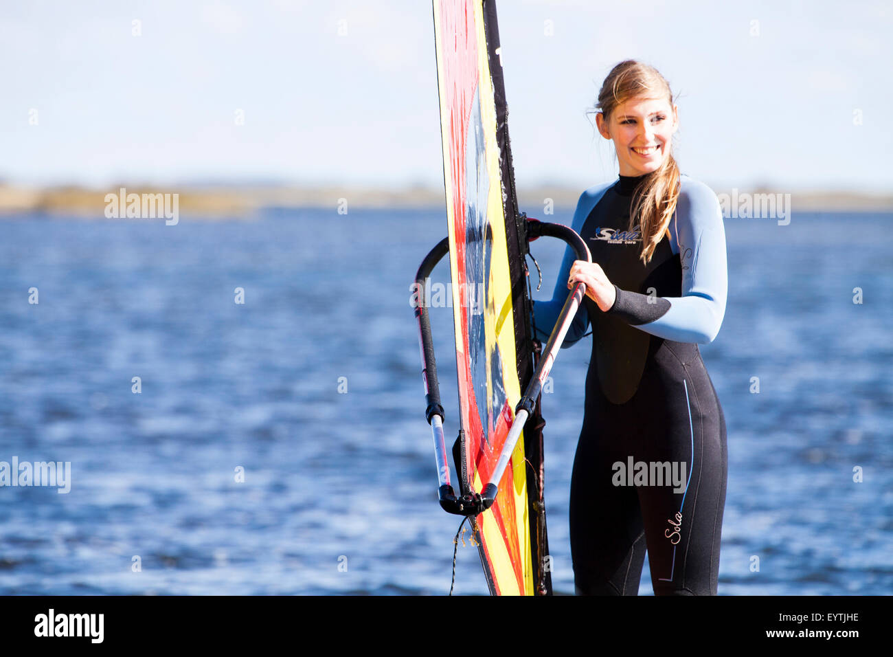 Allievo per il surf, surf, felice e orgoglioso Foto Stock