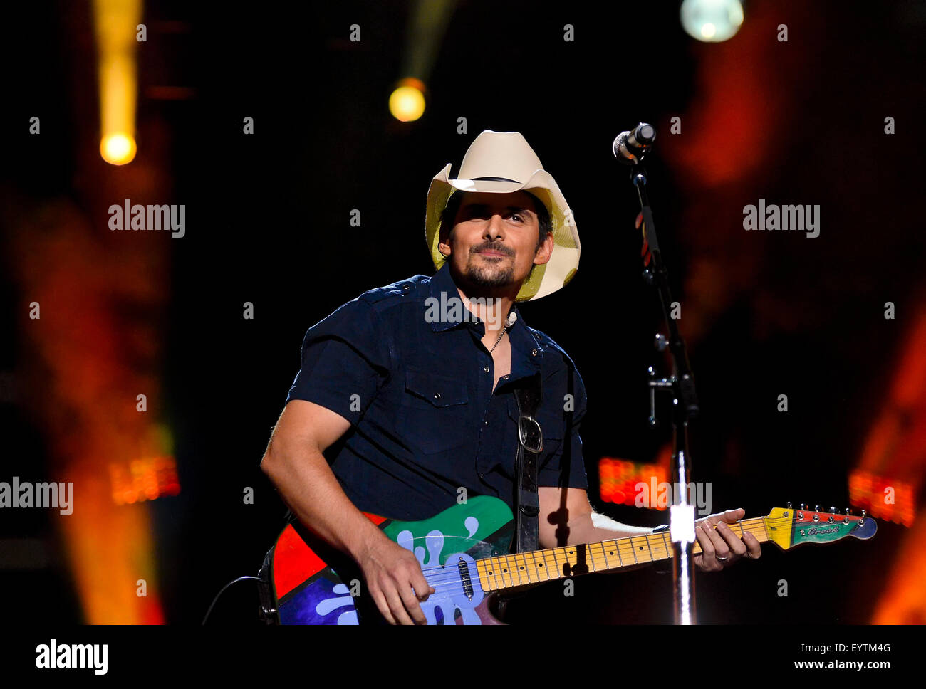 Brad Paisley effettuando al CMA Music Festival di Nashville Tennessee Foto Stock