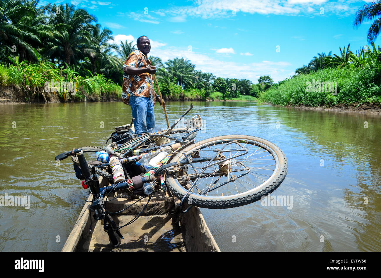 Longanhia fiume tra Mumbondo e Longa Nhia, Angola Foto Stock
