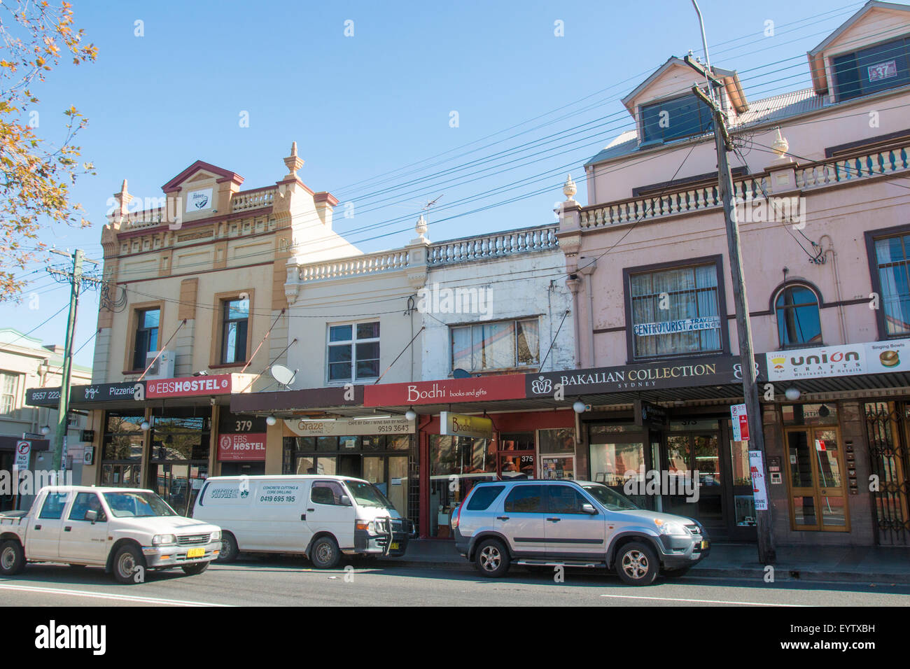 King Street è la strada principale che porta in Sydney interna sobborgo occidentale di Newtown, Nuovo Galles del Sud, Australia Foto Stock