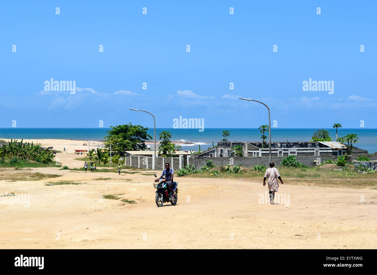 Città di N'zeto in Angola e dell'oceano Atlantico Foto Stock