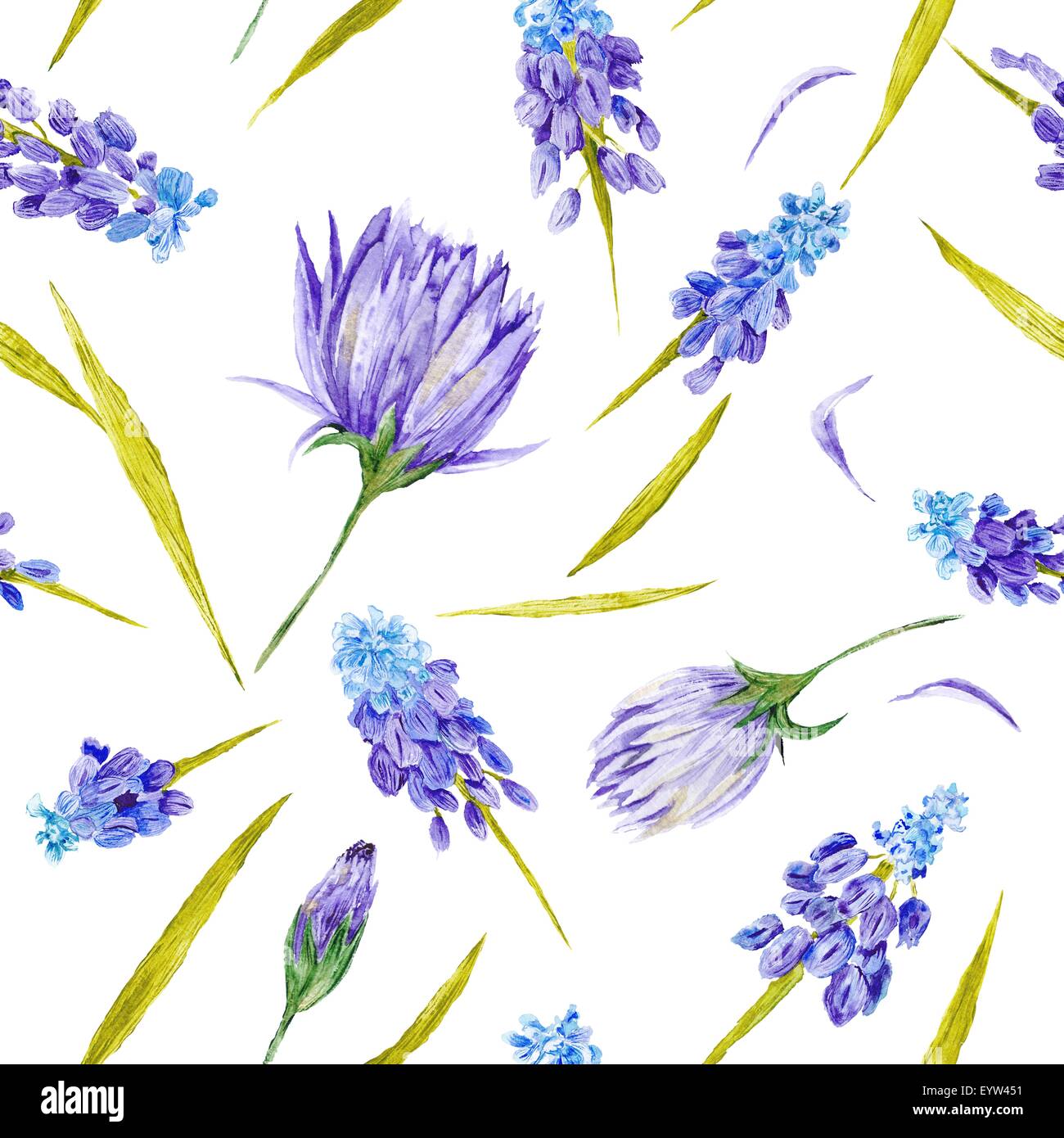 Seamless dipinte a mano illustrazione ad acquerello con fiori viola e foglie verdi su sfondo bianco Foto Stock